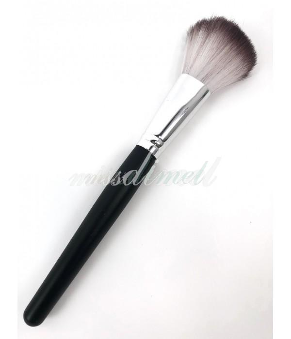 BLUSH BRUSH