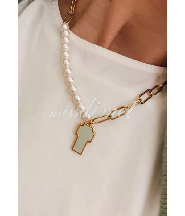 ΚΟΛΙΕ ΜΙΣΟ ΠΕΡΛΕΣ ΜΙΣΟ ΑΛΥΣΙΔΑ