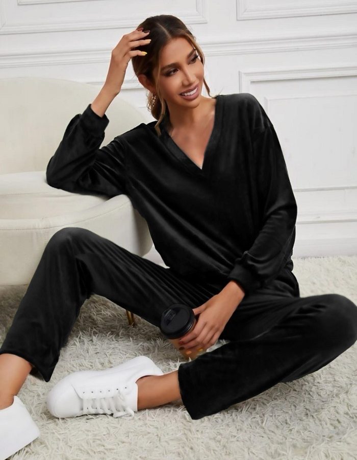 Velvet set με V λαιμόκοψη