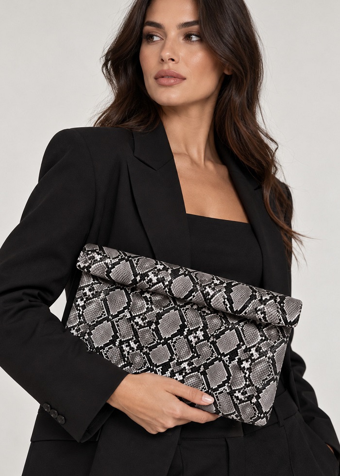 Τσάντα φάκελος snake print γκρι - Image 2