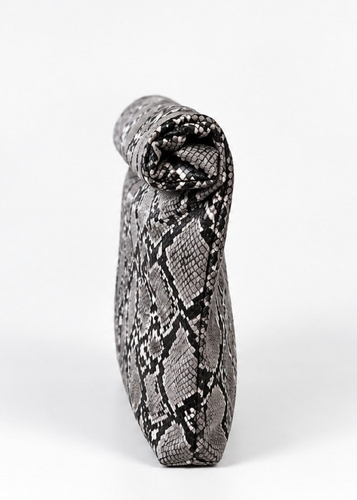 Τσάντα φάκελος snake print γκρι - Image 4